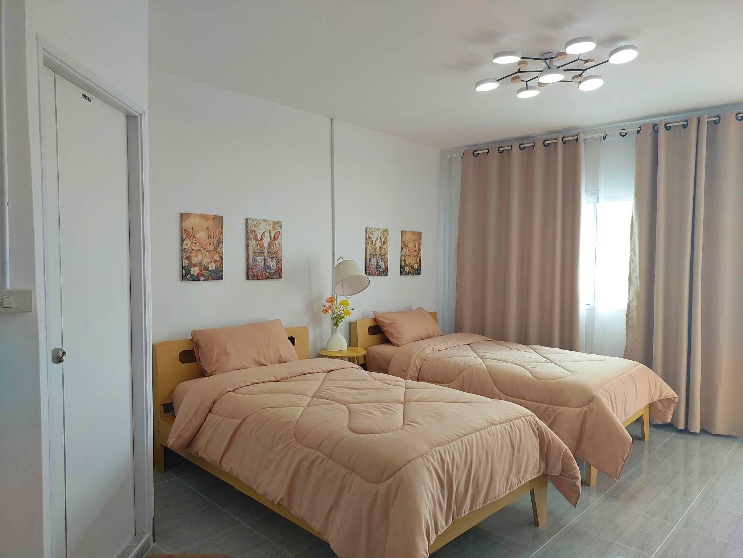 J4_Room 11
