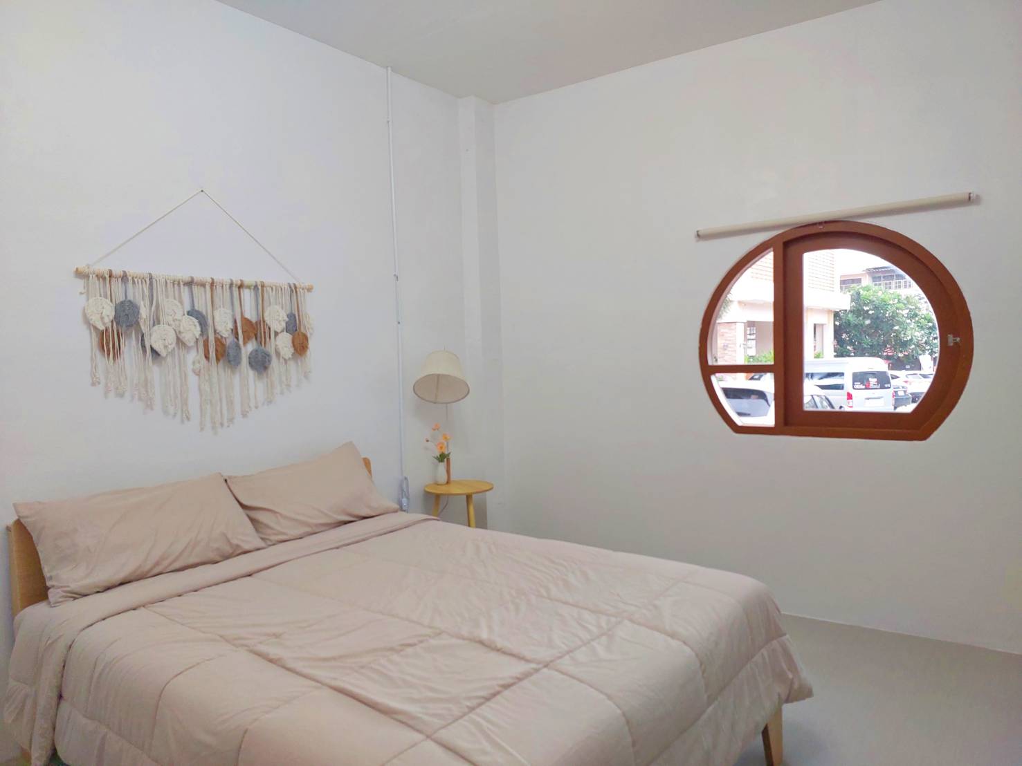 J1_Room 8